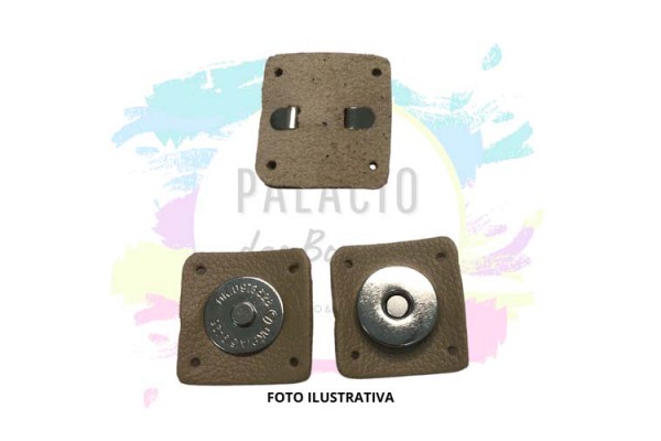 BOTAO IMANTADO NIQUELADO 18MM COM COURO BEGE